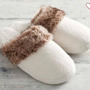 Pottery Barn Slippers, Medium